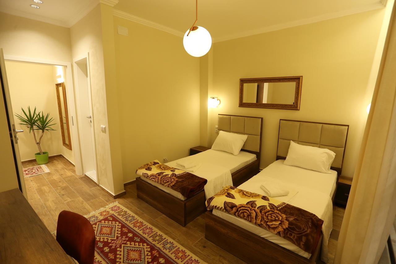 Saray Hotel Prizren Extérieur photo