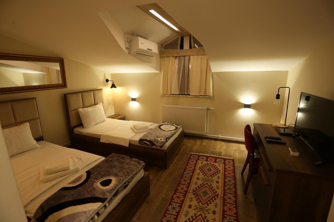 Saray Hotel Prizren Extérieur photo