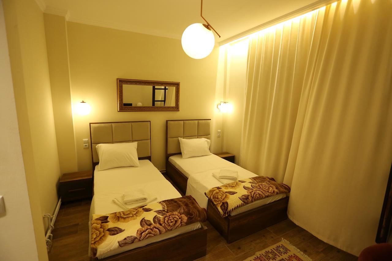 Saray Hotel Prizren Extérieur photo