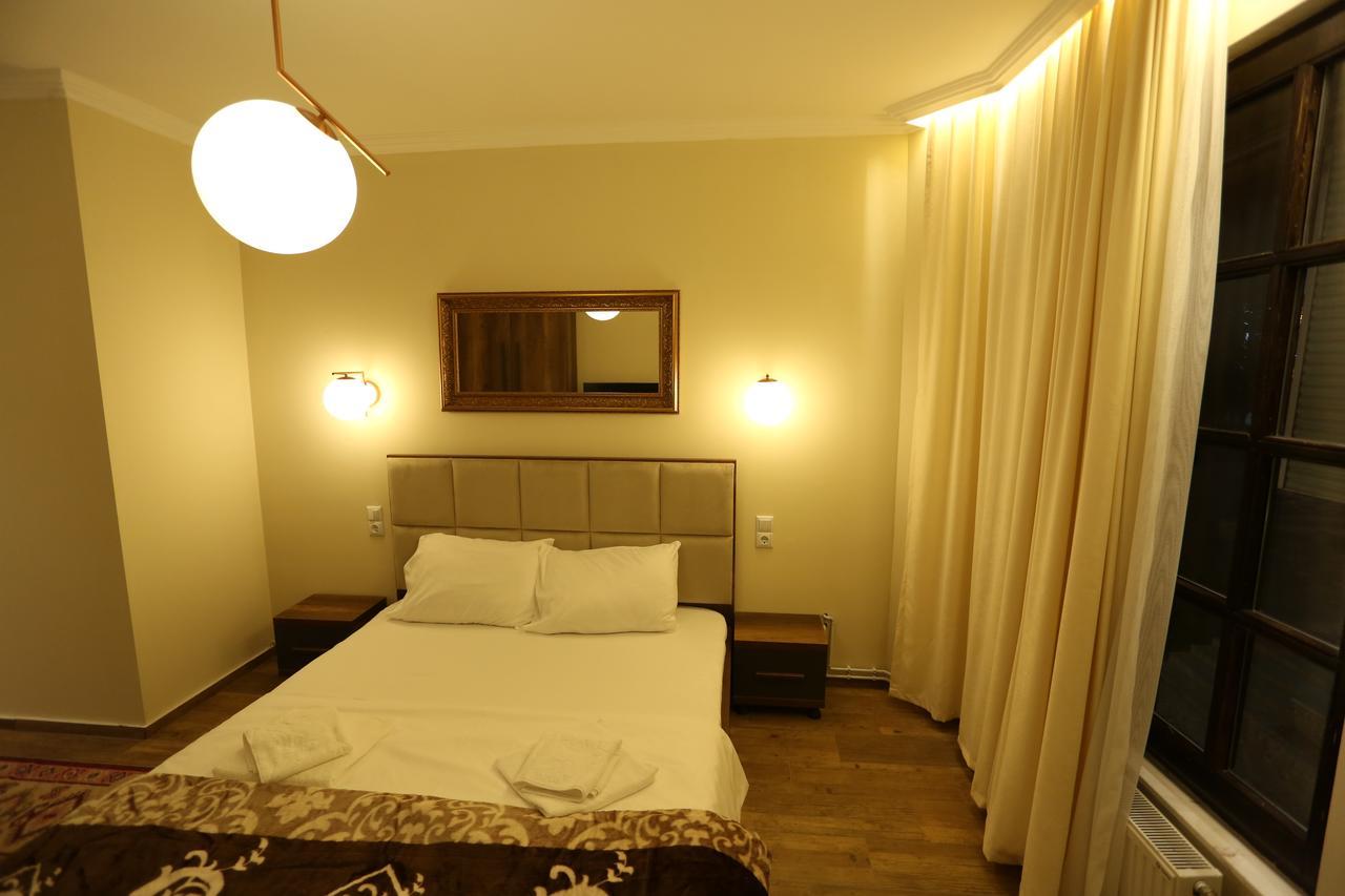 Saray Hotel Prizren Extérieur photo